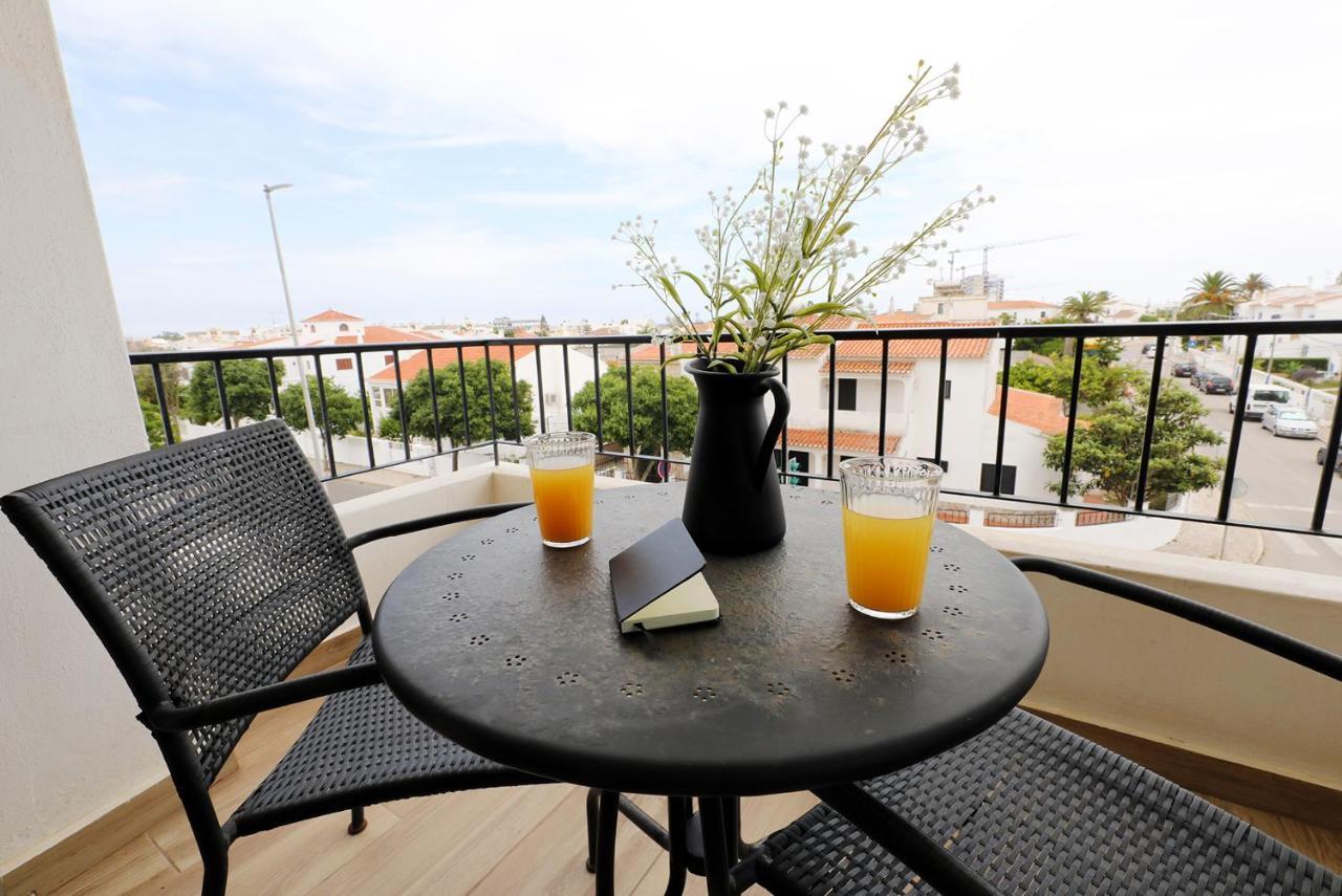 A57 - Lighthouse Apartment In Via Dona Ana Lagos Exterior photo